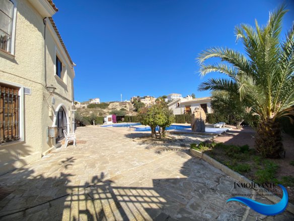 Alquiler  bungalow en Pueblo Acantilado
