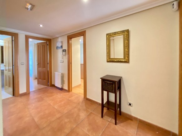 Chalet Independiente con Piscina y Jardines