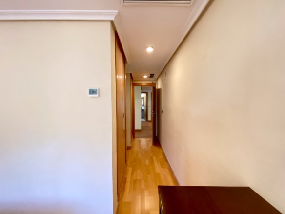 Chalet Independiente con Piscina y Jardines