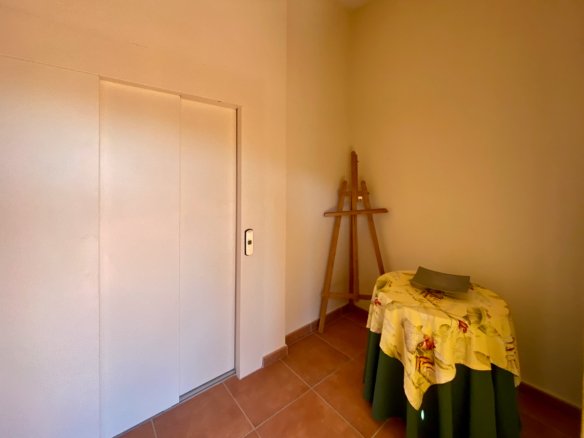 Chalet Independiente con Piscina y Jardines