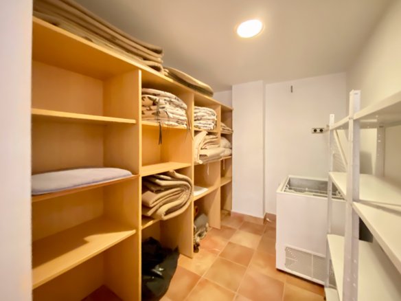 Chalet Independiente con Piscina y Jardines