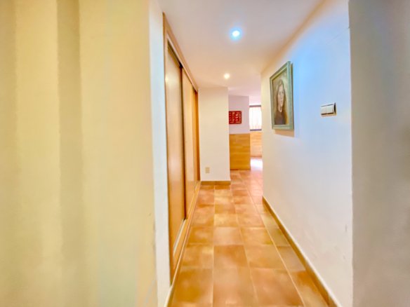 Chalet Independiente con Piscina y Jardines