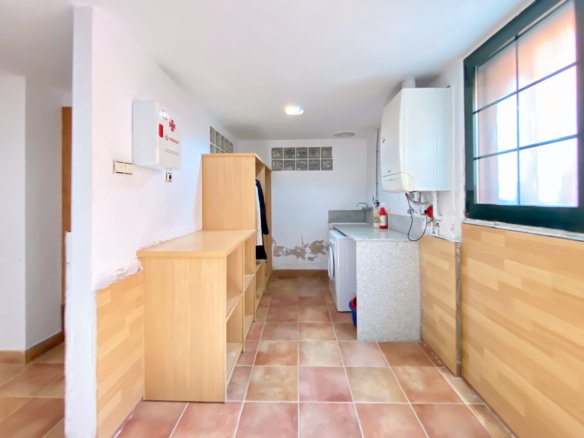 Chalet Independiente con Piscina y Jardines