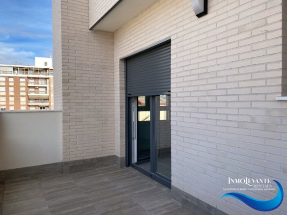 Piso Nuevo con Piscina en Campello: 2 Dormitorios y Garaje