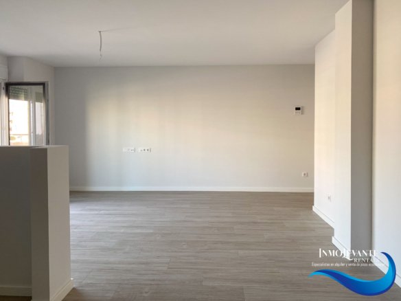 Piso Nuevo con Piscina en Campello: 2 Dormitorios y Garaje