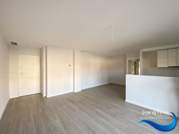 Piso Nuevo con Piscina en Campello: 2 Dormitorios y Garaje