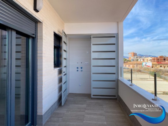 Piso Nuevo con Piscina en Campello: 2 Dormitorios y Garaje