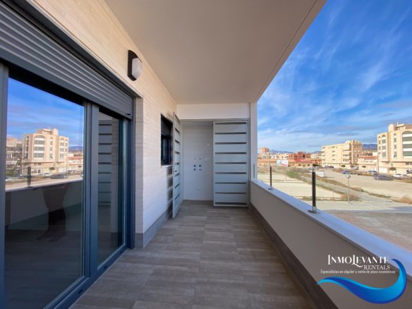 Piso Nuevo con Piscina en Campello: 2 Dormitorios y Garaje