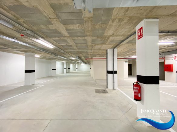 Piso Nuevo con Piscina en Campello: 2 Dormitorios y Garaje