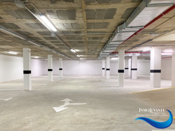 Piso Nuevo con Piscina en Campello: 2 Dormitorios y Garaje