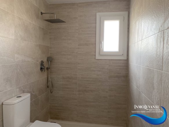 Piso Nuevo con Piscina en Campello: 2 Dormitorios y Garaje
