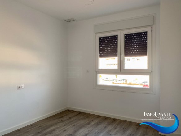Piso Nuevo con Piscina en Campello: 2 Dormitorios y Garaje