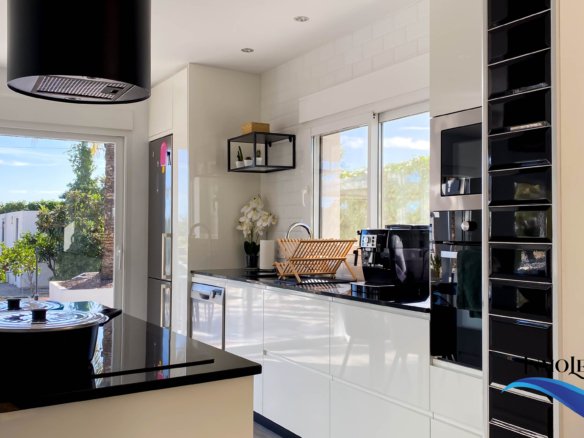 Villa en alquiler en El Campello con piscina privada y jardín – Ideal para vacaciones