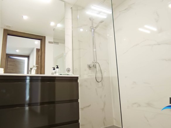 Villa en alquiler en El Campello con piscina privada y jardín – Ideal para vacaciones