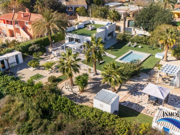 Villa en alquiler en El Campello con piscina privada y jardín – Ideal para vacaciones