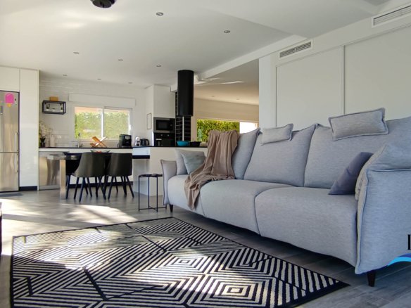 Villa en alquiler en El Campello con piscina privada y jardín – Ideal para vacaciones