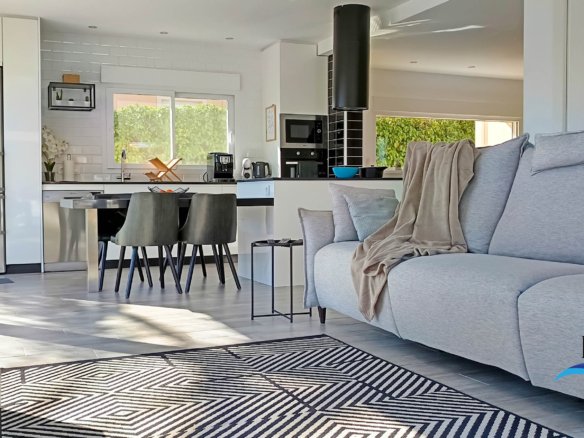 Villa en alquiler en El Campello con piscina privada y jardín – Ideal para vacaciones